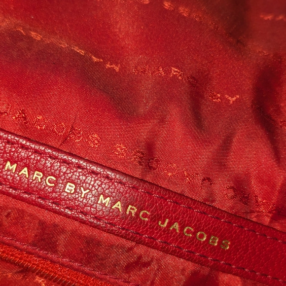 Vintage Marc by Marc Jacobs red leather shoulder messenger bag. - Picture 12 of 12
